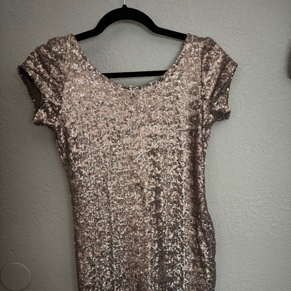Bronze gold sequin dress, low back, size small - Picture 2 of 4